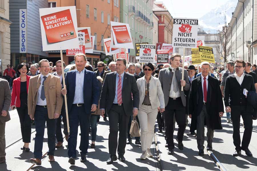 Foto: Die Fotografen Innsbruck Touristiker Demo Steuerreform