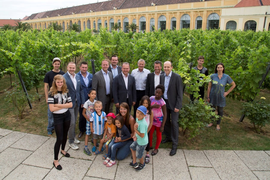 Wienwein spendet für SOS-Kinderdorf