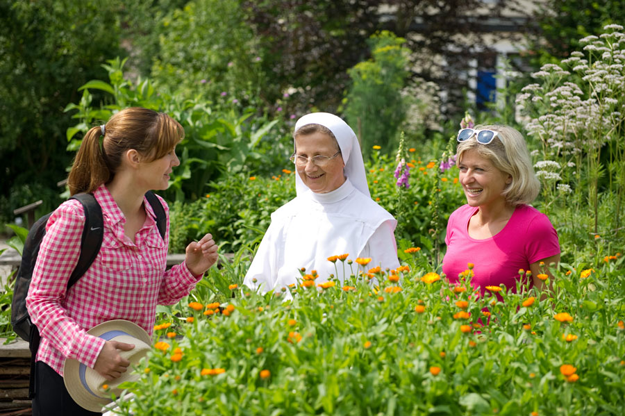 Foto: Klösterreich/Marienschwestern Gärten im Klösterreich besuchen Marienschwestern Kraeutergarten Bad Muehllacken