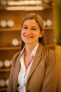 Foto: Haubis Schulungsleiterin Nadine Fröschl ist Expertin für Paneologie bei Haubis.