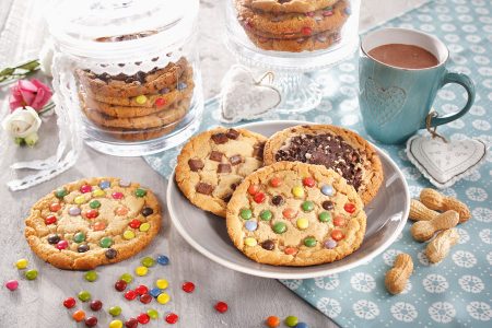 Burger Buns Cookies Muffins online kaufen bei EDNA Die Cookie-Mischkiste bietet bunte und knusprige Vielfalt in nur einem Karton.