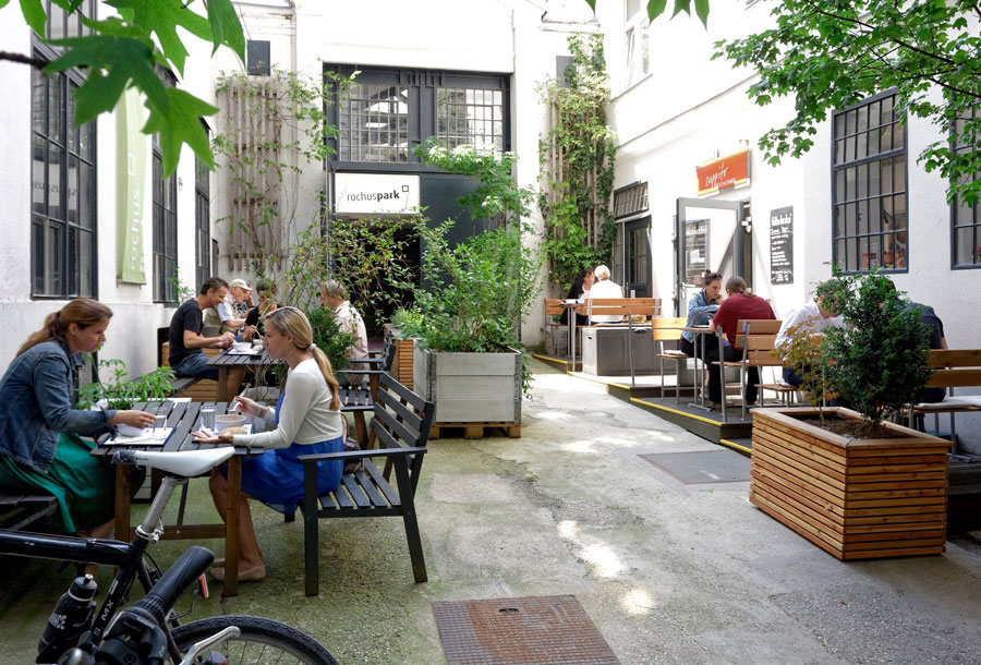 Foto: Gerhard Flekatsch Suppen und Eintöpfe im Bistro Suppito genießen