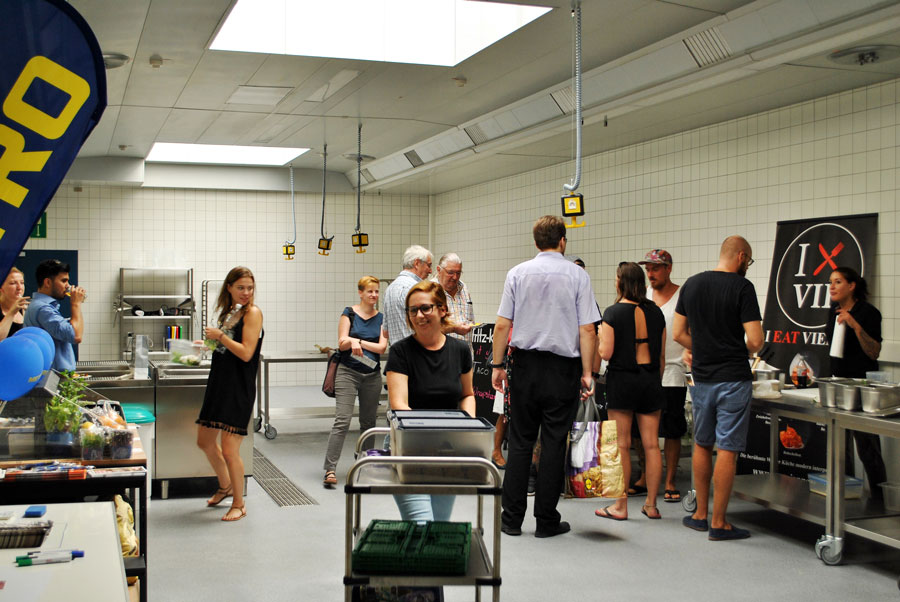 Gut besucht war der Tag der offenen Tür in der Co-Working-Küche in der Gudrunstraße in Wien-Favoriten. Mitglieder können von einer voll ausgestatten Produktionsküche samt Netzwerk profitieren.