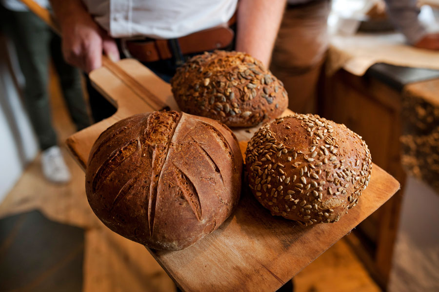 Brote aus dem Steinofen bekommen eine stärkere Kruste und dadurch mehr Aroma.