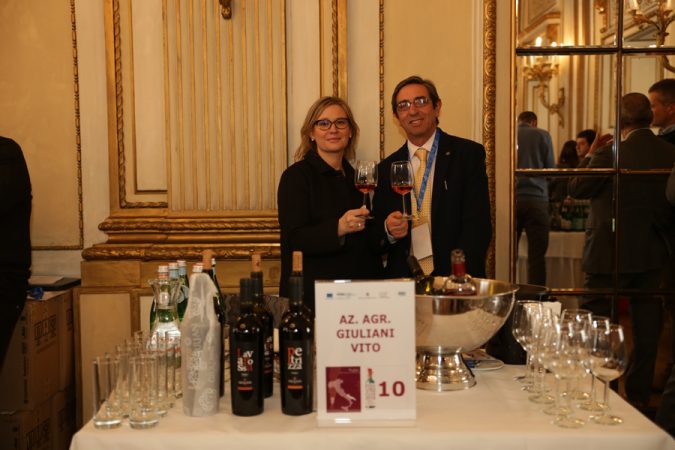 Edle Tropfen aus Süditalien: Eine Bereicherung für jede Weinkarte - Getränke - WEB Wein 13