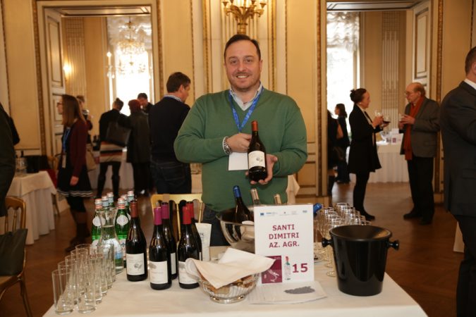 Edle Tropfen aus Süditalien: Eine Bereicherung für jede Weinkarte - Getränke - WEB Wein 14