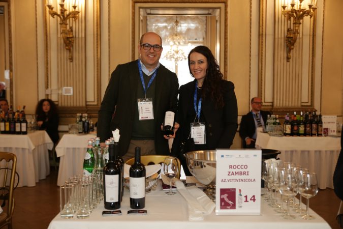 Edle Tropfen aus Süditalien: Eine Bereicherung für jede Weinkarte - Getränke - WEB Wein 8