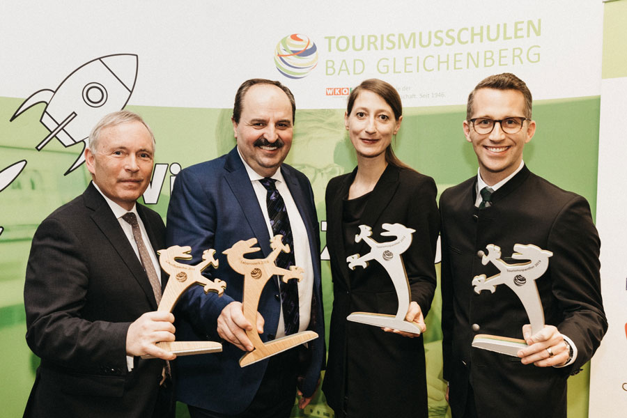 Maximilian Wolf Steirischer Tourismuspanther 2019 : Die Preisträger: Christian Purrer (Energie Steiermark), Johann Lafer, Melanie Franke (Rogner Bad Blumau) und Philip Borckenstein-Quirini (Therme Loipersdorf)