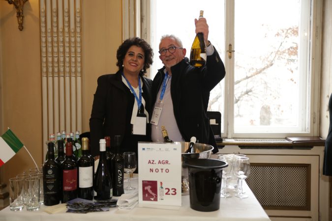 Edle Tropfen aus Süditalien: Eine Bereicherung für jede Weinkarte - Getränke - WEB Wein 24