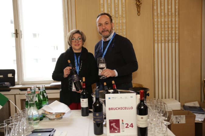 Edle Tropfen aus Süditalien: Eine Bereicherung für jede Weinkarte - Getränke - WEB Wein 25