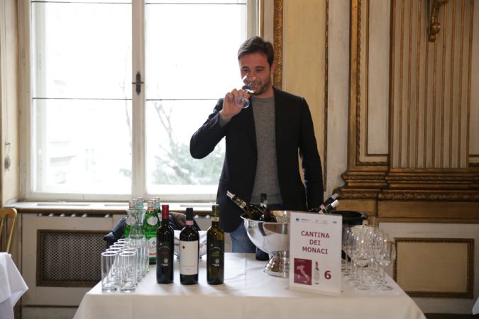 Edle Tropfen aus Süditalien: Eine Bereicherung für jede Weinkarte - Getränke - WEB Wein 4