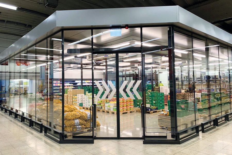 Der neue Glaskobel für Frischeprodukte der Obst & Gemüse-Welt im C+C Markt Villach Bildcredit: Handelshaus WEDL
