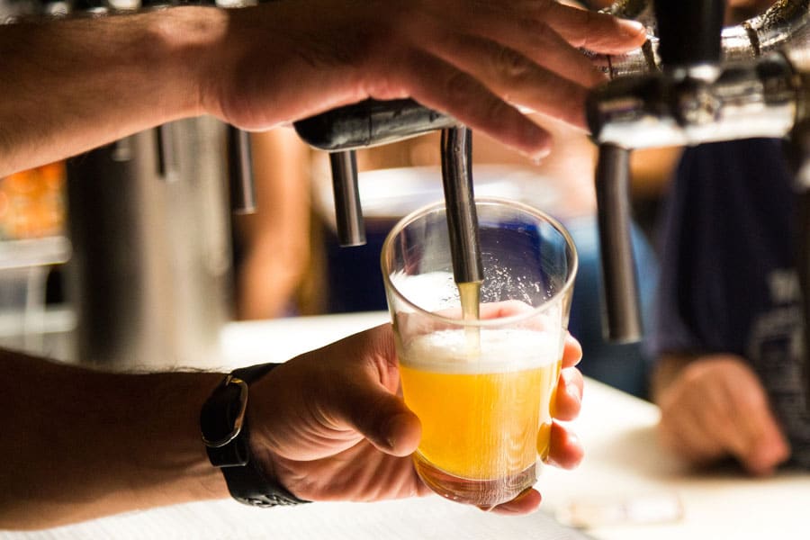 Pixabay Brauereien unterstützen Gastronomen Zahlreiche Bierbrauer greifen ihren Partnern in der Gastronomie umsichtig unter die Arme.