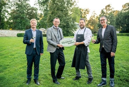 Foto: Niederösterreich Werbung/Robert Herbst Wirtshauskultur Zuwachs V.l.n.r.: Michael Duscher, GF NÖ Werbung, Jochen Danninger, Tourismuslandesrat, Mike Nährer, Gasthaus Nährer, Harald Pollak, Obmann NÖ Wirtshauskultur.