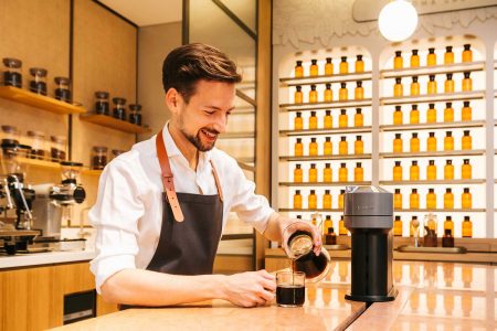 Nespresso Atelier Wien Im Coffee Lab können Besucher neue Möglichkeiten des Kaffeegenusses kennenlernen.