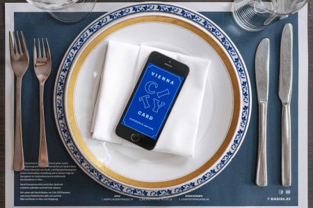 Günstiger essen schlafen in Wien  Die „Vienna City Card Experience Edition“ ist ein ausschließlich digitales Zusatzfeature in der neuen kostenlosen City-Guide-App des WienTourismus namens „ivie“.
