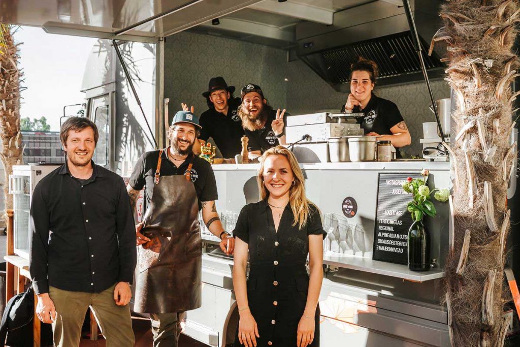 © Philipp Lipiarski Food Truck Gmunden Das Josef und Yuki-Team.