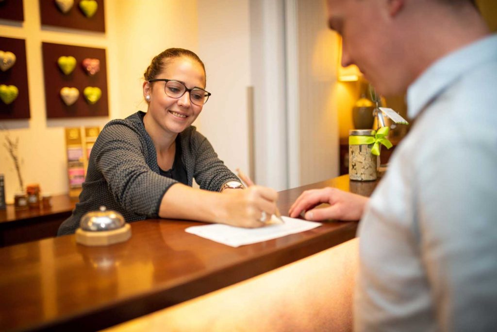 © Paul Gruber / BMLRT Angst vor Jobverlust Unter Mitarbeitern in der Wiener Hotellerie sehen viele ihre berufliche Zukunft in anderen Branchen.