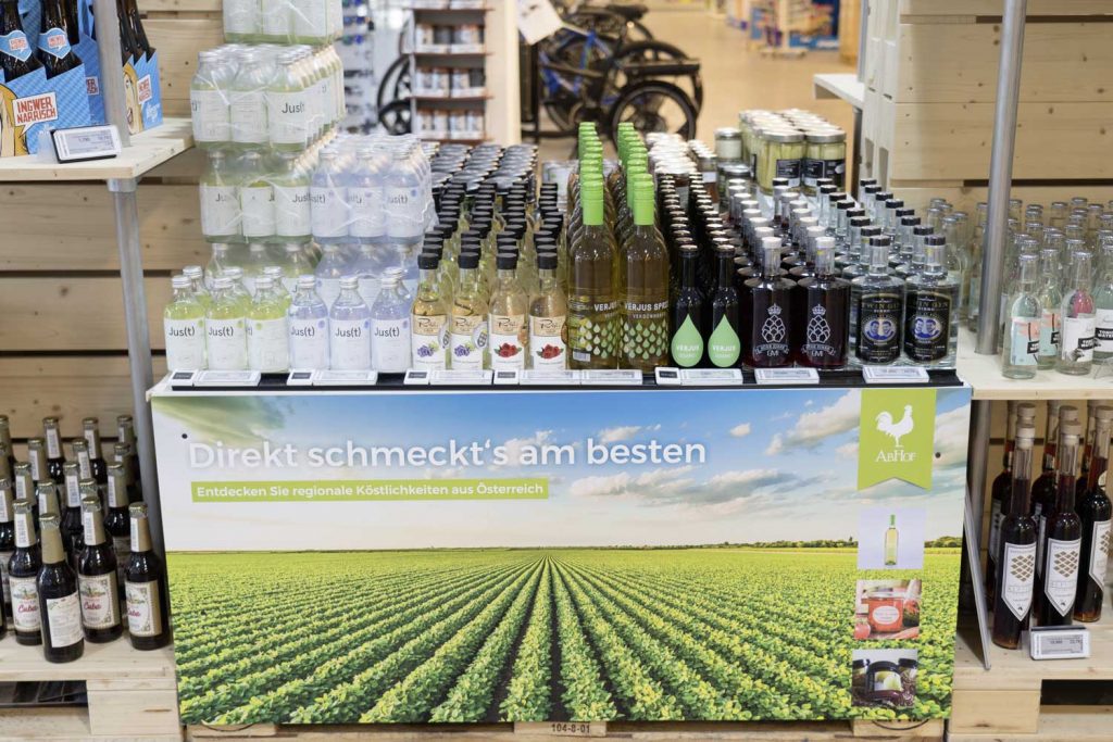 Regionales AbHof-Regal nun in fünf Metro-Großmärkten Regionale Produkte von kleinen Erzeugern gibt es jetzt schon in fünf Metro Großmärkten im Osten Österreichs.