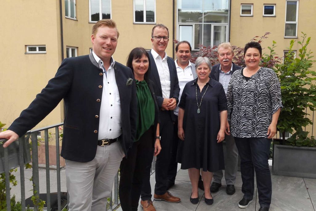 Vorarlberg Hotellerie Dialog Das Team der ÖHV-Vorarlberg mit Tourismuslandesrat Christian Gantner.