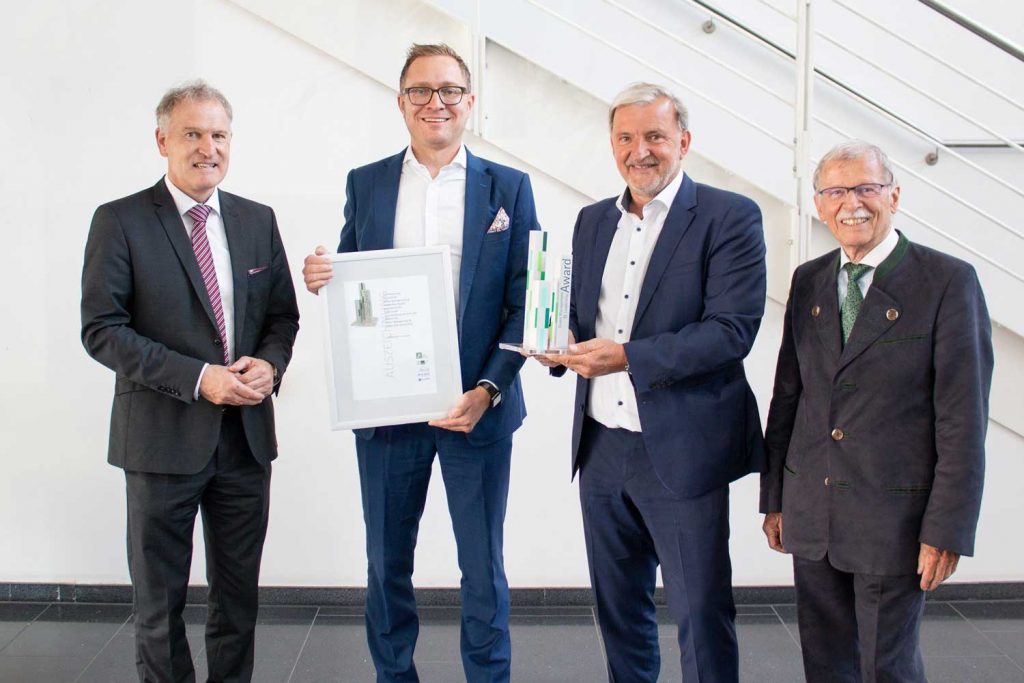 Auszeichnung für Rational (v. l.): Prof. Dr. Bertram Lohmüller, Rober Munday, Peter Wiedemann, Prof. Dr. Rolf Pfeiffer