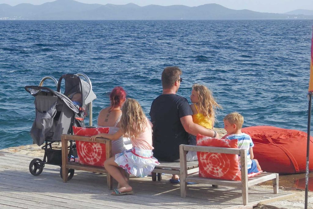 Urlaub mit Kindern am Meer „Reisebüro der Menschlichkeit“