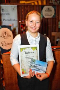 Anja Pichler gewinnt Barkeeper-Wettbewerb  So sehen Sieger aus: Anja Pichler mixte beim Vienna Rumfestivals den besten Daiquiri.