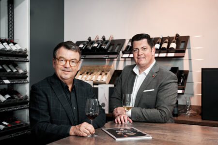 Wein & Pro Werner Greigeritsch, Leitung Vertrieb B2B (r.) und Willi Klinger, Geschäftsführer Wein & Co.