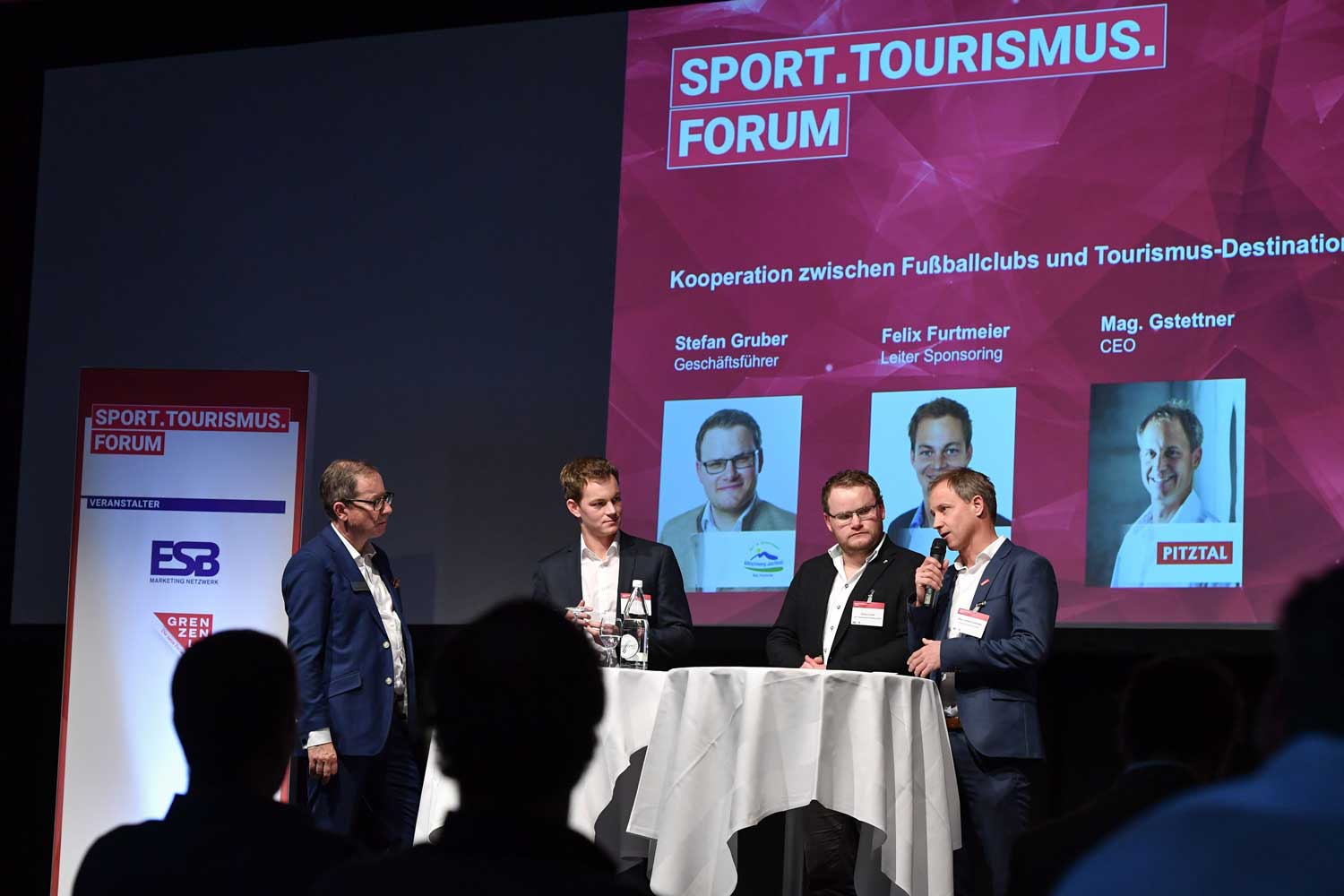 © Sport.Tourismus.Forum/Gabriele Griessenboeck Sport-Urlaubstrends im Tourismus Beim "Sport.Tourismus.Forum" werden Themen wie zukünftige Erwartungen an die Destinationen, neue Eventformate oder Community-Building diskutiert.