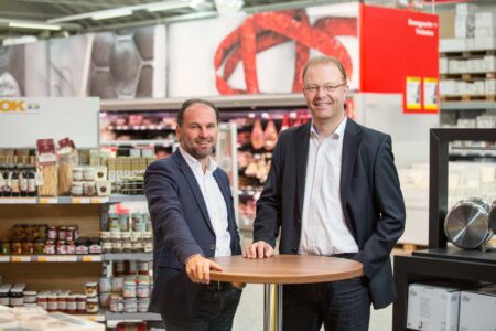 Deutliches Plus für Transgourmet Freuen sich über das positive Ergebnis: Thomas Panholzer (l.) und Manfred Hayböck, Geschäftsführer Transgourmet Österreich