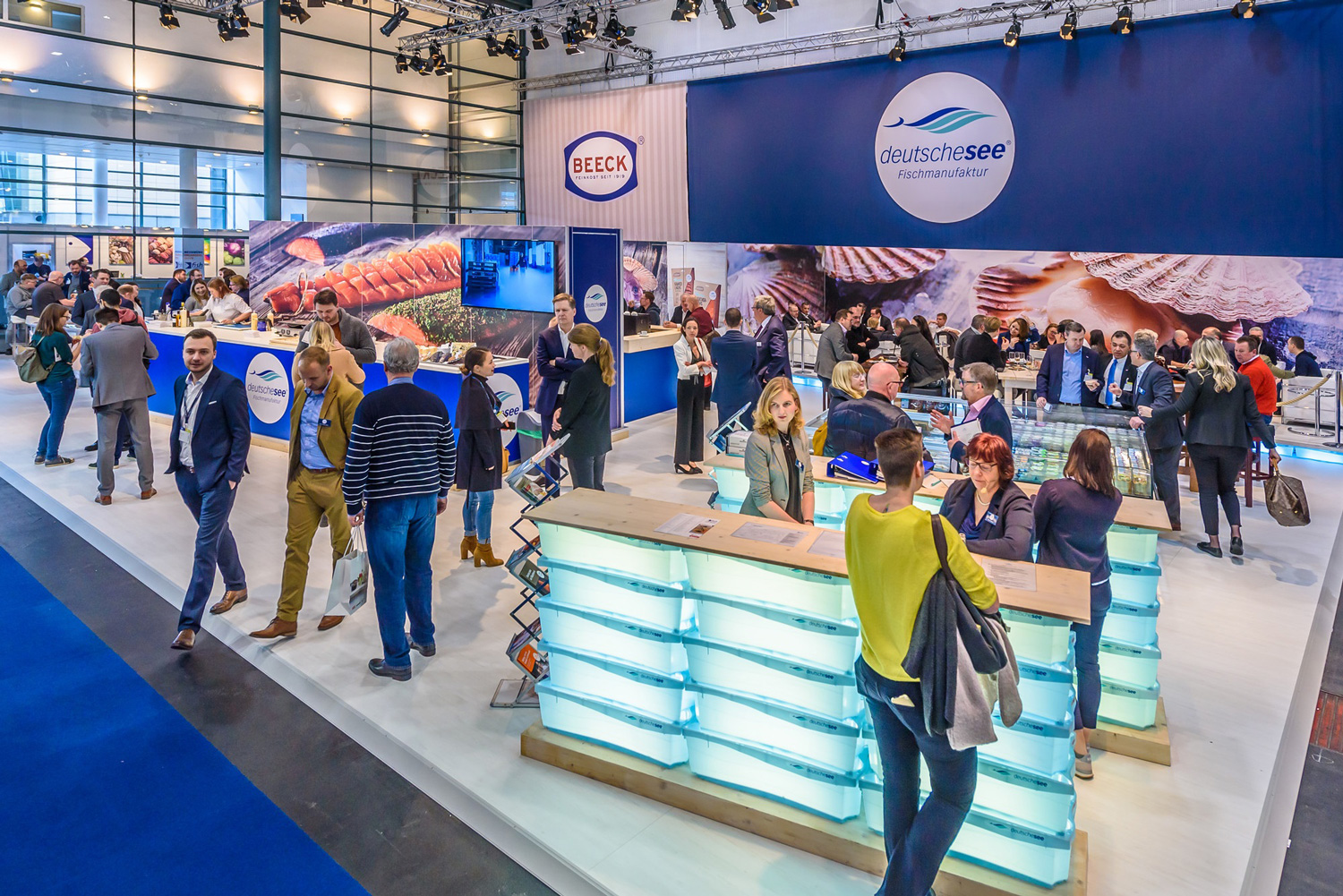 © M3B GmbH/Oliver Saul Fisch in Großküchen Die neue Leichtigkeit: Große Anbieter für Gastronomie und Großverbraucher setzen zunehmend auf Convenience-Produkte und erleichtern den Küchen so die Zubereitung schmackhafter Fischgerichte.