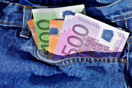 „Preiserhöhungen sind alternativlos“ Preiserhöhungen Wer soll das bezahlen, wer hat so viel Geld? Hoffentlich die Gäste, denn die Hoteliers werden die davongaloppierenden Preise für Energie oder Lebensmittel weitergeben müssen.