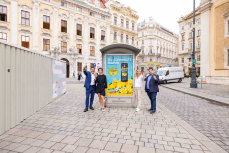In Kooperation mit Gewista wurde für LemonSoda eine Out-Of-Home City Light Kampagne (hier auf der Freyung in der Wiener Innenstadt) umgesetzt.