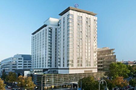 © Hilton Wiener Hotels Für Wiens Hotellerie – hier das Hilton Vienna Park – geht es endlich wieder deutlich aufwärts.