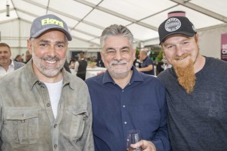 Lohberger-Chef Reinhard Hanusch (m.) durfte bei seinem Event u.a. die Starköche Roland Trettl (l.) und Ludwig Maurer begrüßen.