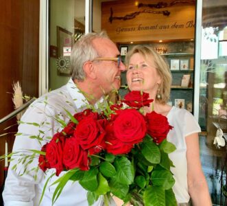 Gratulation zum „30er“: Astrid und Peter Ochensberger