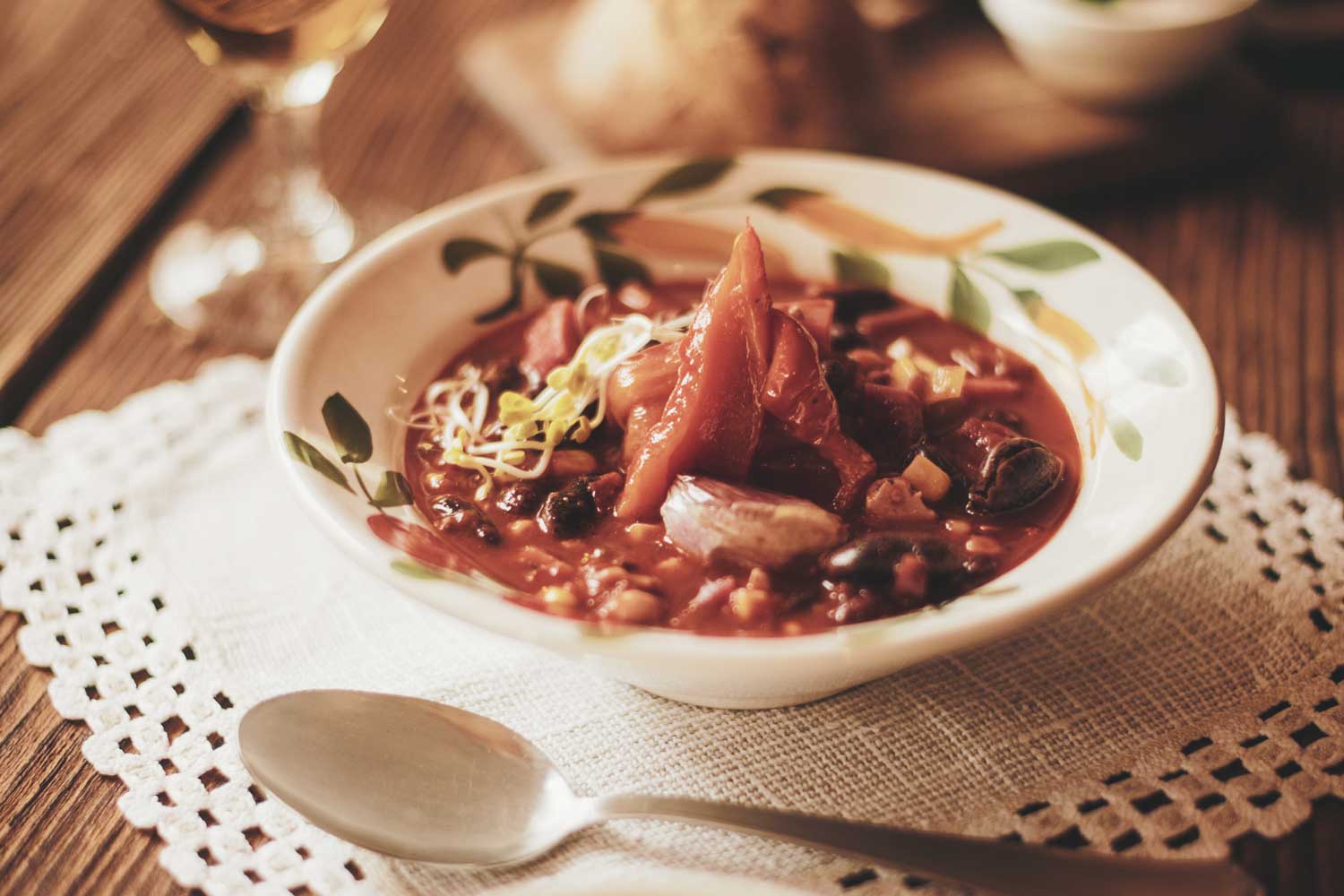 Veganes Hüttenchili wird auf der Franz Fischer Hütte gerne bestellt. Fotos: GeorgKukuvecPhotography