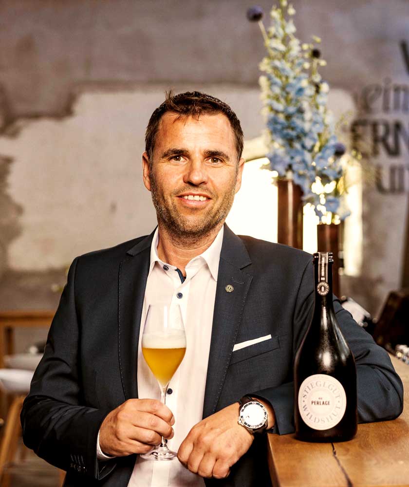 Jüngstes Werk von Stiegl-Kreativbraumeister Markus Trinker ist das „Perlage“, ein Bier, das – ähnlich wie Champagner – in der Flasche nachreift und gärt.