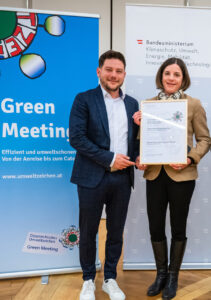 Verleihung des Österreichischen Umweltzeichens an Sebastian Wolak und Theresa Gollner vom Austria Trend Hotel Congress Innsbruck 