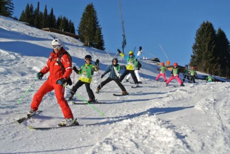 © Kinderhotel Alphotel Das Unterstützungspaket im Volumen von 300.000 Euro soll nicht nur einen Mehrwert für die Schüler bringen, sondern auch eine Investition in die Zukunft des Skisports in Österreich sein.
