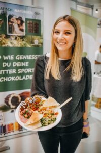 Veggie-Messe tourt im Februar durch Österreich - Messen - mia mayer food 682x1024 1