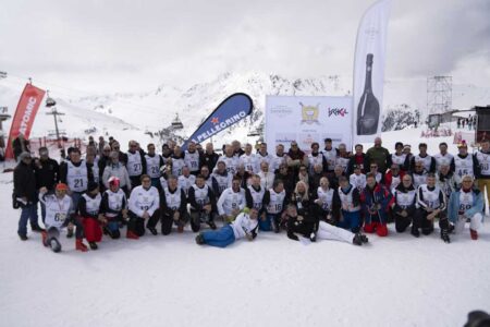 © TVB Paznaun - Ischgl Beim 23. Sterne-Cup der Köche duellierten sich über 40 internationale Starköche im Riesenslalom und bewiesen beim Team-Live-Cooking auf der Ischgl Stage ihre Klasse.