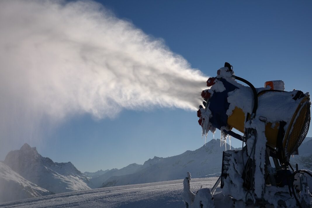 Der Wintertourismus hat in den letzten Jahren massiv in die Nachhaltigkeit investiert und setzt etwa bei der technischen Beschneiung auf 90 Prozent erneuerbare Energien.