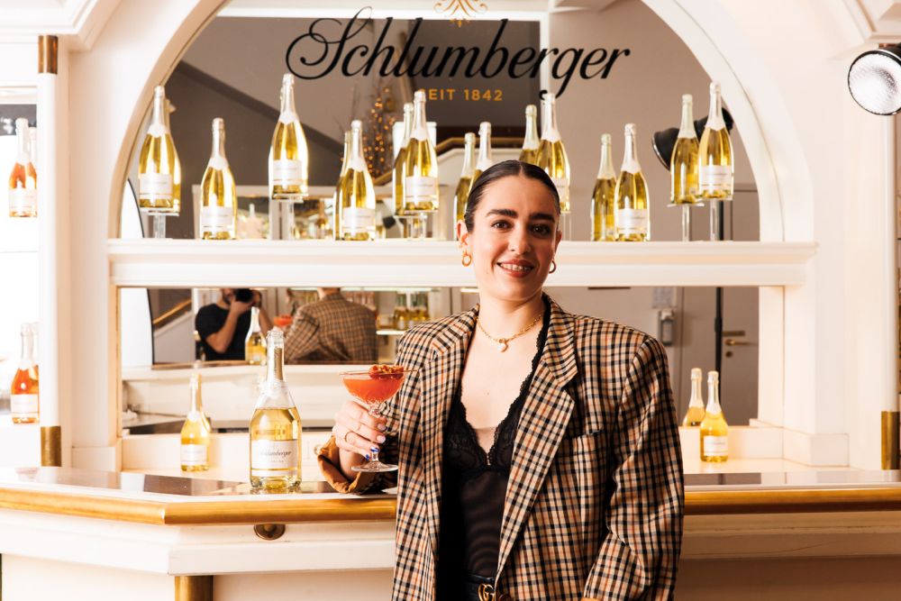 Aylin Stadlwieser kreierte für die „Schlumberger Sparkling Lounge“ eigens den Cocktail „Save the Last Dance“.