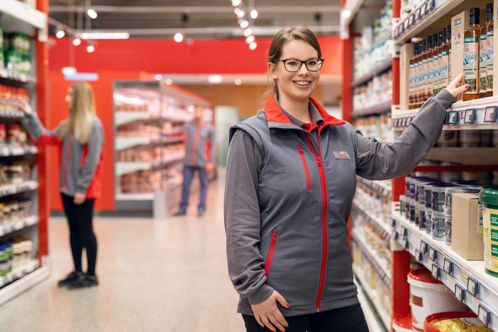 Umsatz: über 872 Mio. Euro (inkl. Gastro Profi und Riedhart) Standorte: 15 Geschäftsführung: Mag. Manfred Hayböck, Thomas Panholzer Mitarbeiter: rund 2.200 (inkl. Gastro Profi und Riedhart)