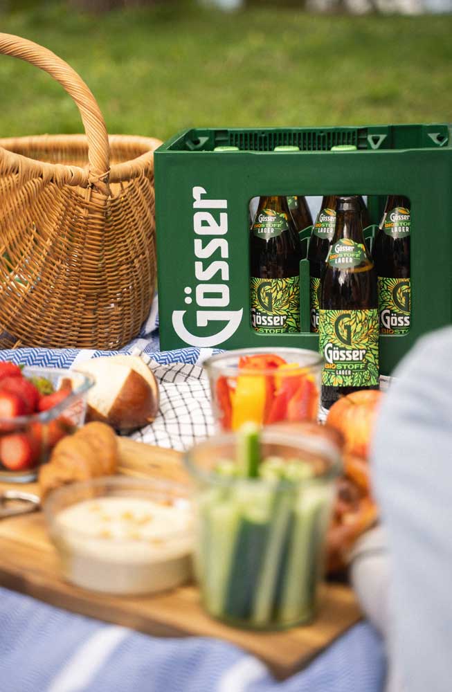 Bierkultur in Österreich 50 Prozent sind überzeugt, dass Bier im Sommer erfrischender schmeckt als im Winter.