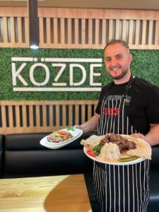 Besser als sein Ruf: Der Döner als gesunde Sommeroption - Ethnofood - Mehmet Uenal c KoezdeDoener